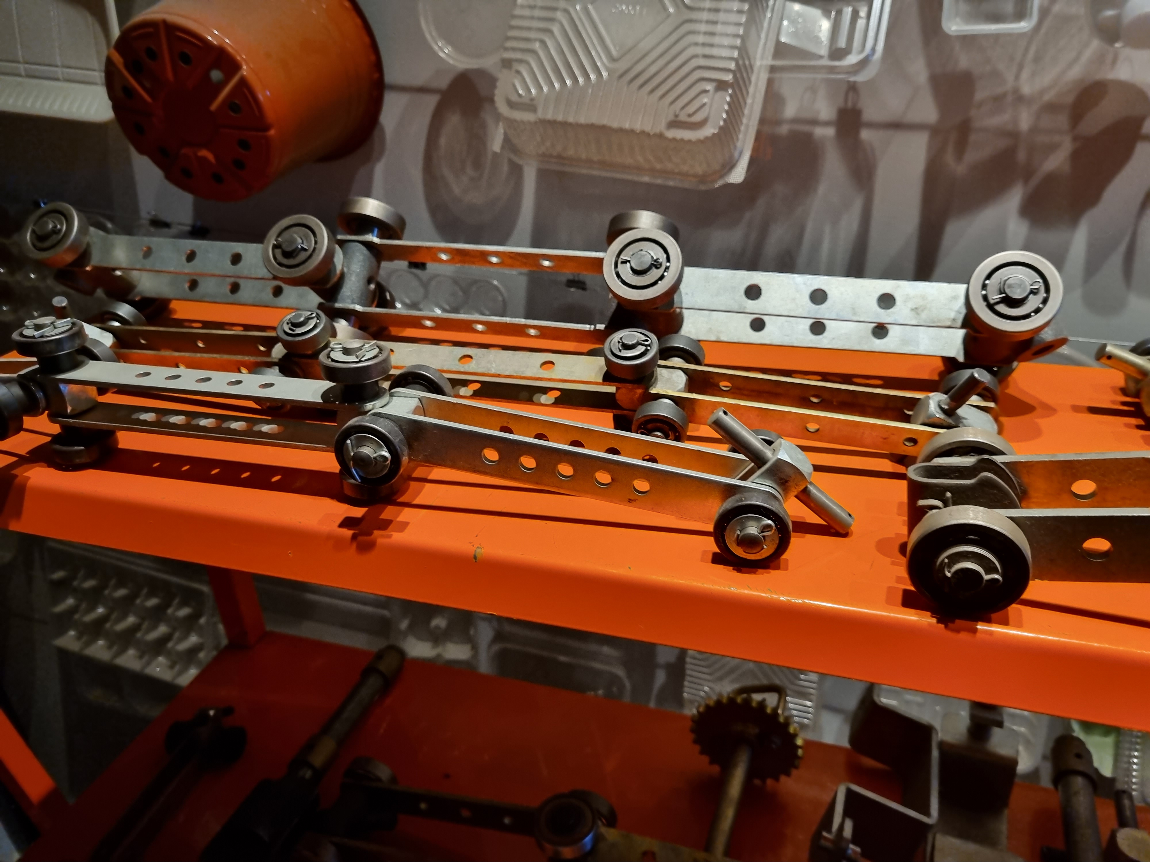 Cardan and Webb Chain Conveyor