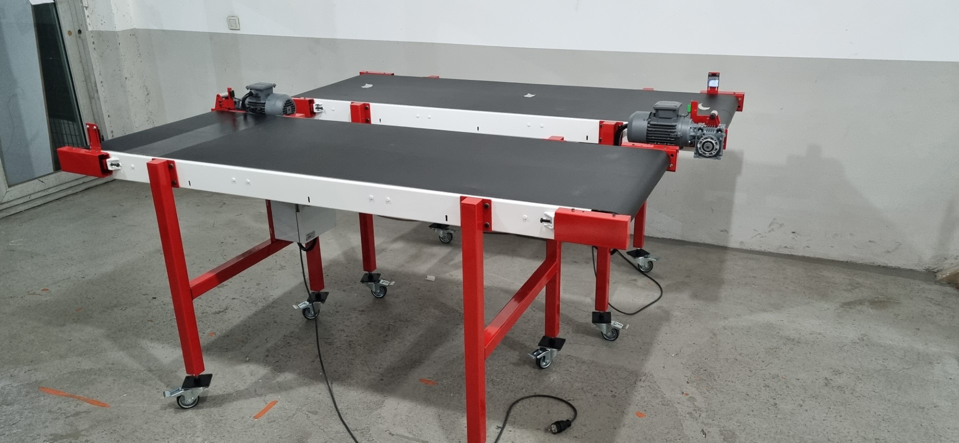 Robot Product Drop Conveyors